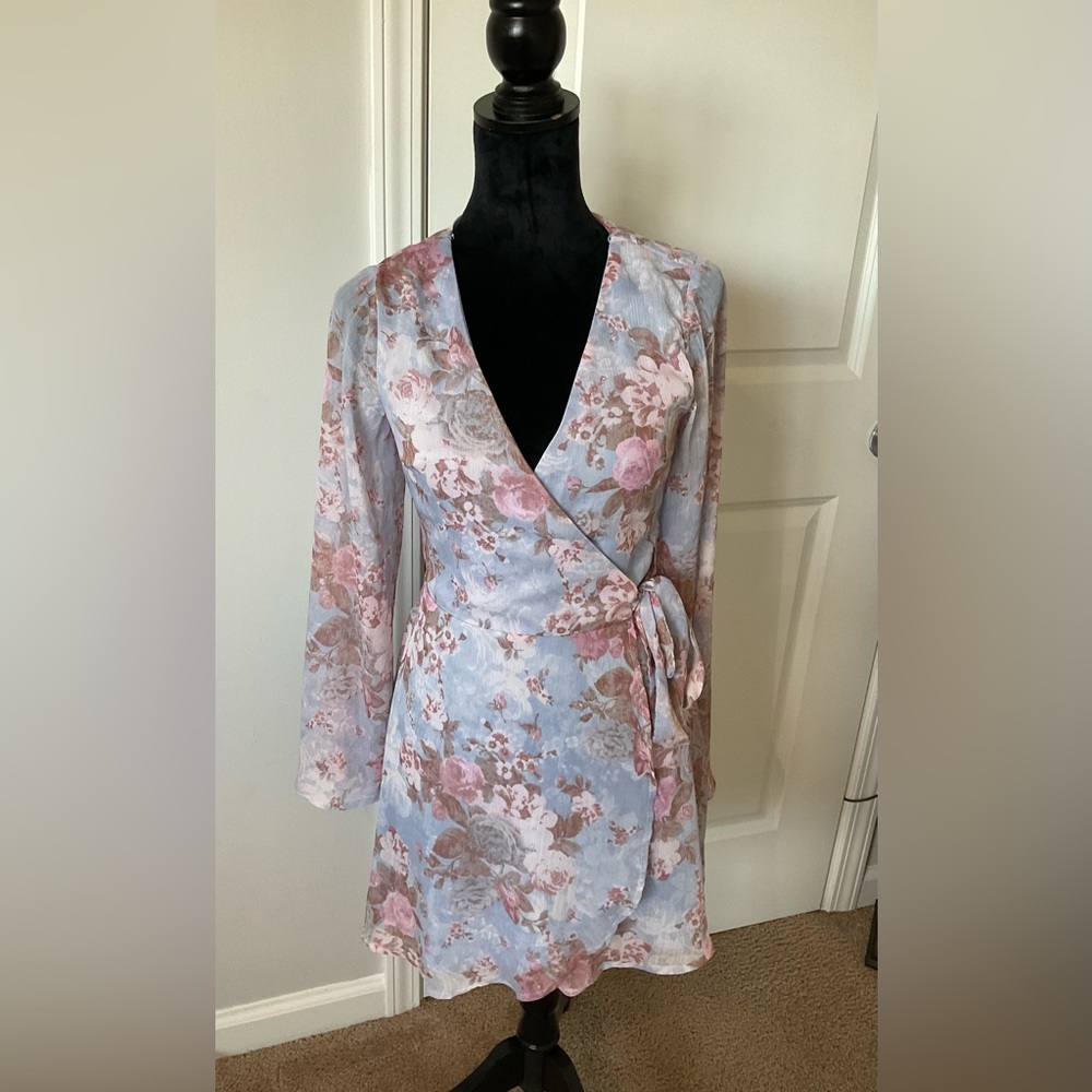 NWOT Mi Ami Floral Wrap Dress